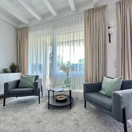 Paganini And Apartament